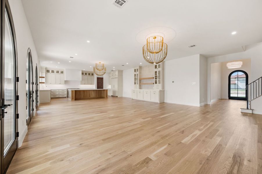 Spacious, unfurnished interior of a new home in The Resort on Eagle Mt. Lake, Fort Worth (Image 25). Spacious, unfurnished interior of a new home in The Resort on Eagle Mt. Lake, Fort Worth (Image 25).
