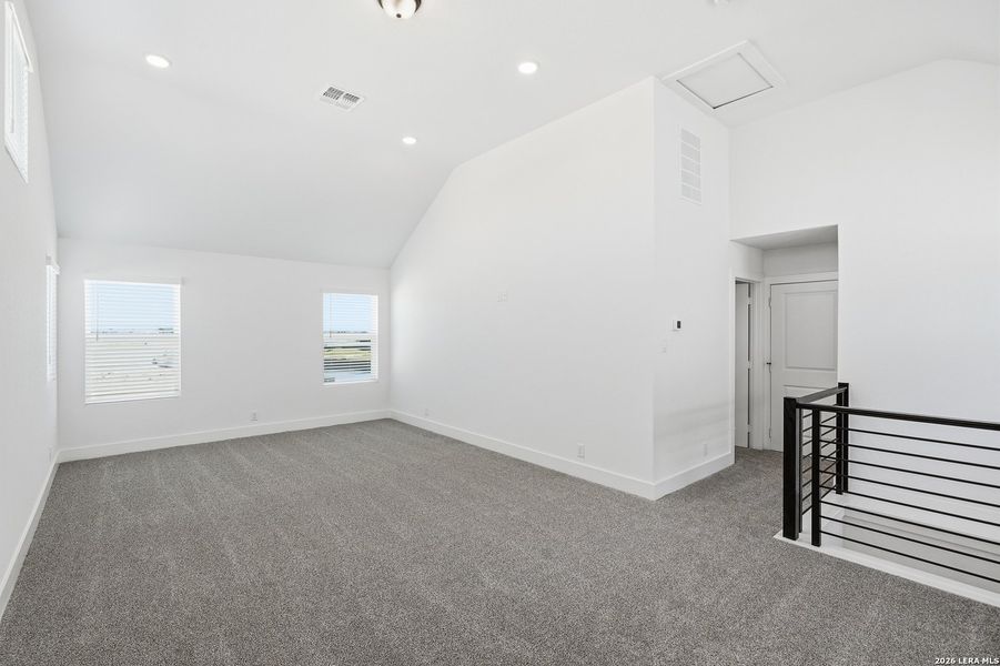 Spacious, unfurnished interior of a new home in Prominence, San Antonio (Image 35).
