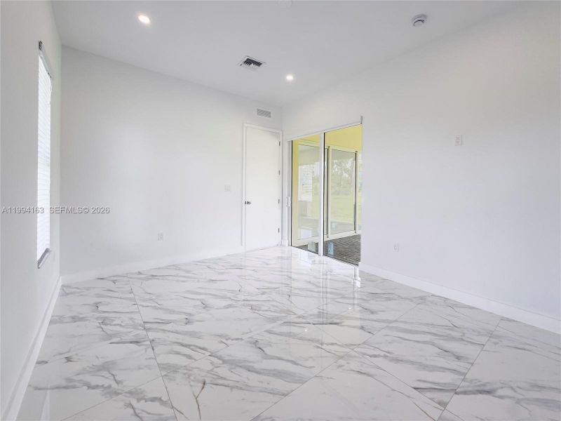 Spacious, unfurnished interior of a new home in , Port St. Lucie (Image 39).