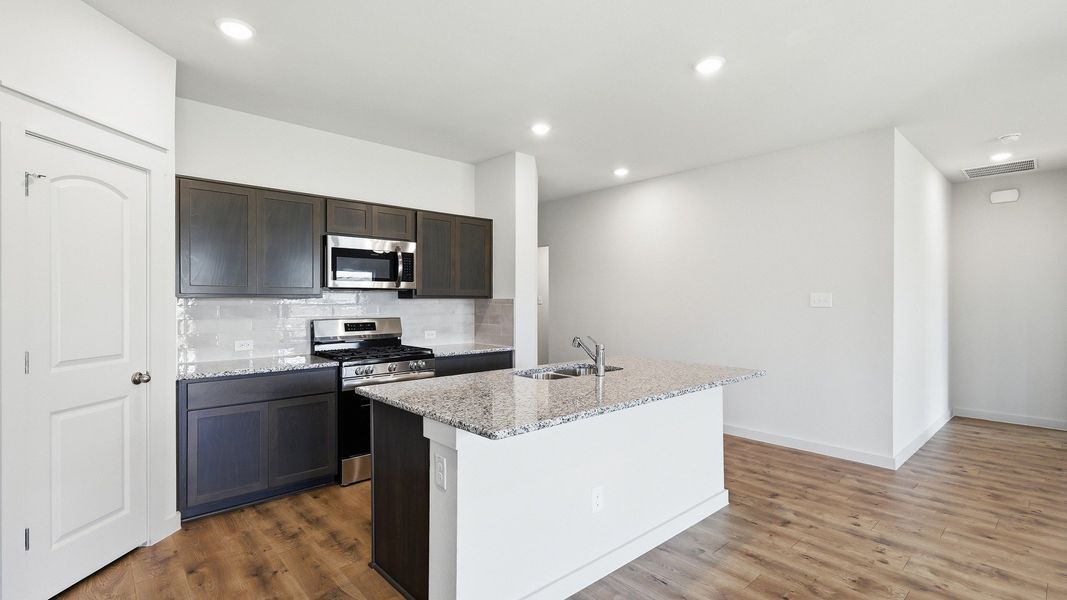 Furnished interior view inside a new home in Patriot Estates, Venus (Image 30).