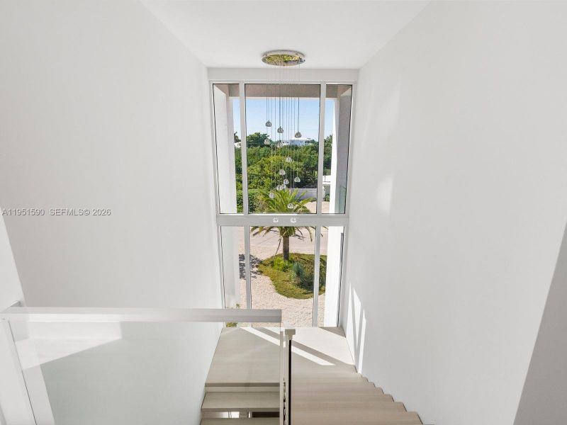 Image 75 of a home in .