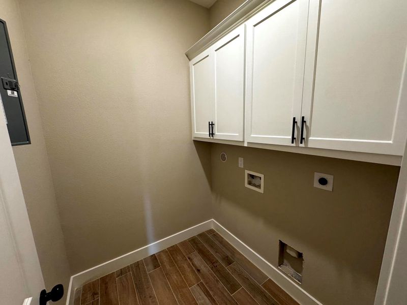 Spacious, unfurnished interior of a new home in , Beaumont (Image 19).