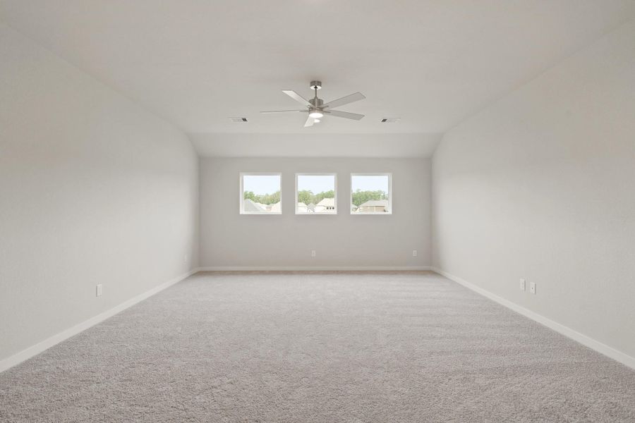 Spacious, unfurnished interior of a new home in Barton Creek Ranch, Conroe (Image 16). Spacious, unfurnished interior of a new home in Barton Creek Ranch, Conroe (Image 16).