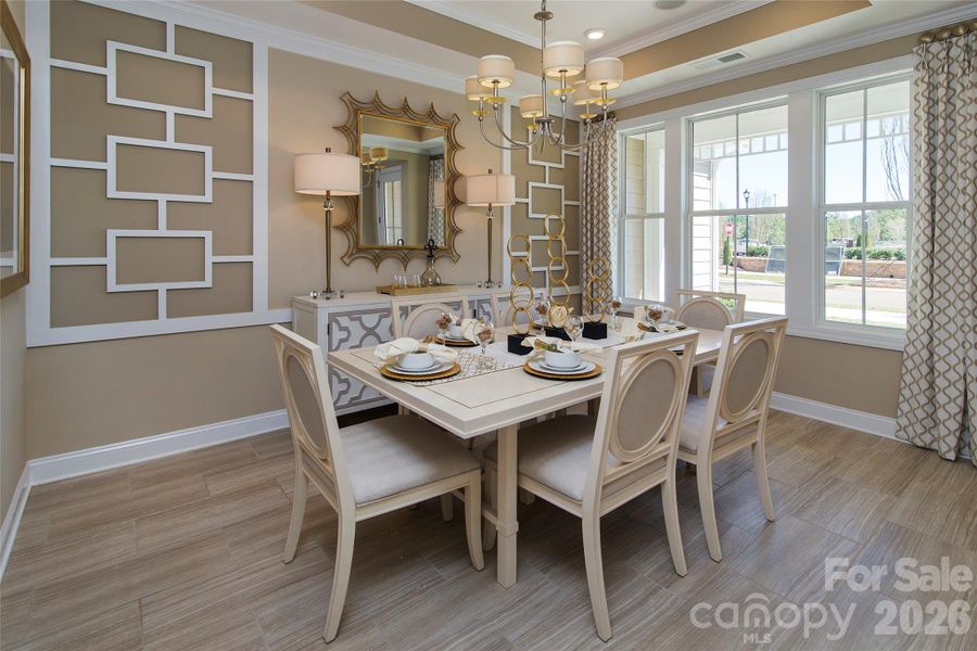 Model photo used for reference