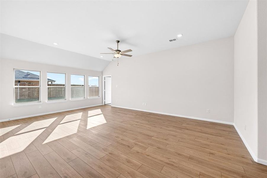 Spacious, unfurnished interior of a new home in Verandah, Royse City (Image 25).