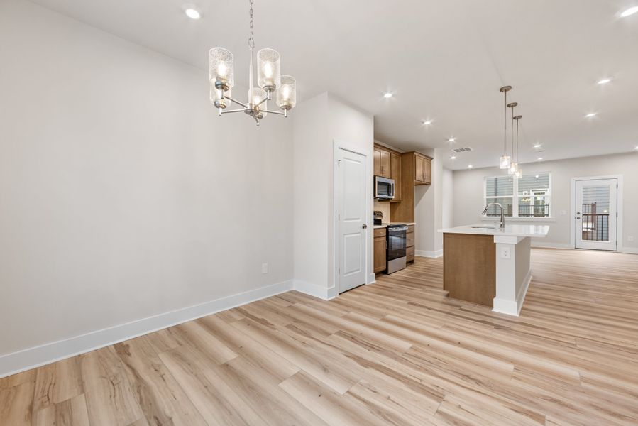 Spacious, unfurnished interior of a new home in Context at Oakhurst, Charlotte (Image 26). Spacious, unfurnished interior of a new home in Context at Oakhurst, Charlotte (Image 26).
