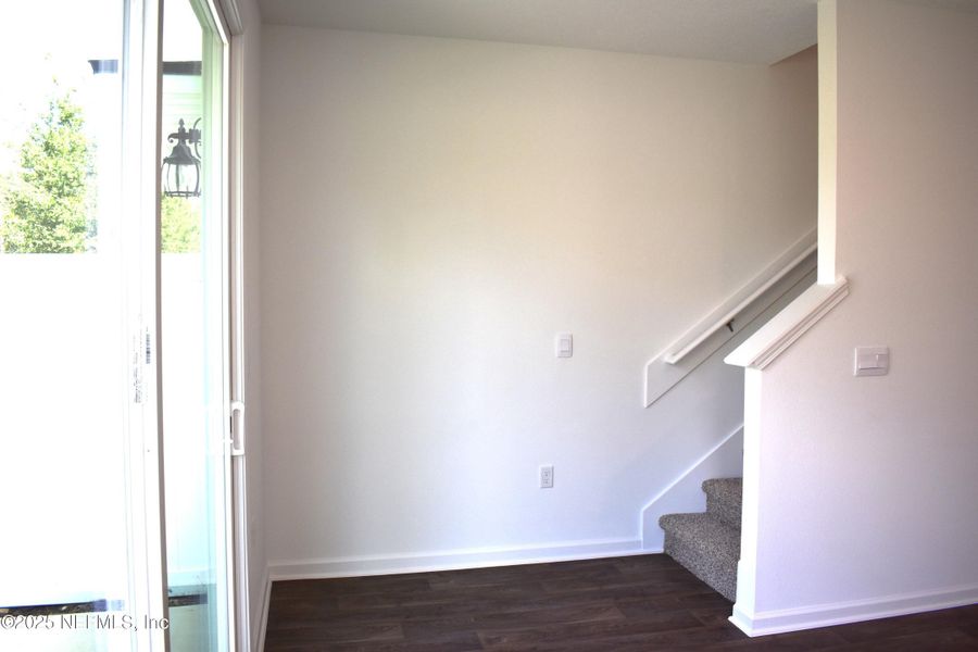 Spacious, unfurnished interior of a new home in Irongate Villas, Jacksonville (Image 20).