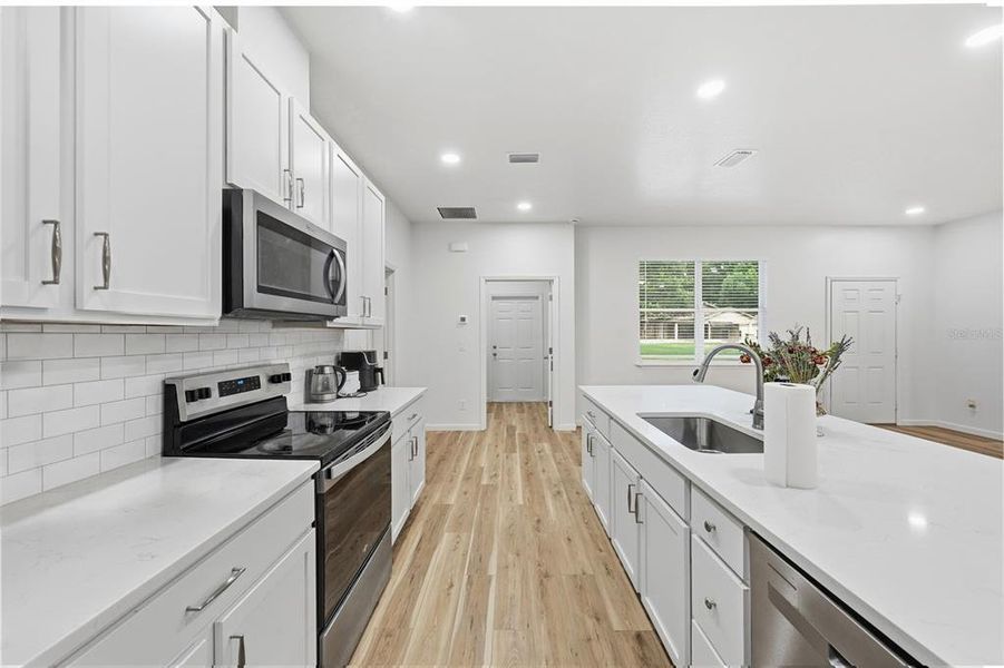 Furnished interior view inside a new home in , Altamonte Springs (Image 12).