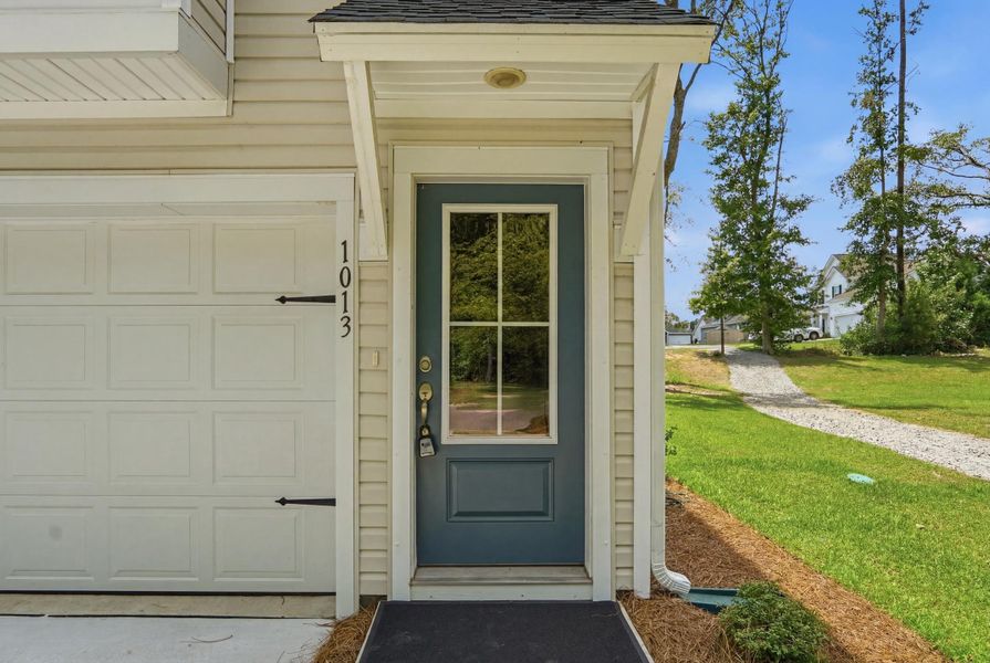 Exterior details and patio area of a home in , Hanahan (Image 27).