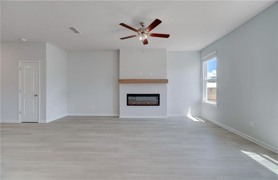 Spacious, unfurnished interior of a new home in Enclave at Evergreen, Fairburn (Image 11). Spacious, unfurnished interior of a new home in Enclave at Evergreen, Fairburn (Image 11).