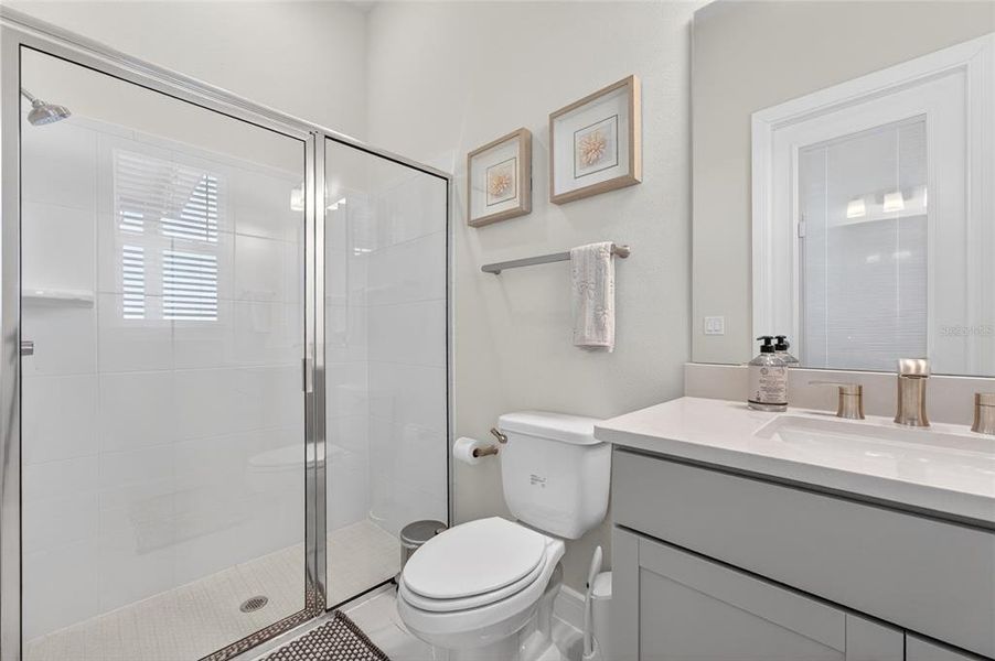 Furnished interior view inside a new home in , Orlando (Image 58).