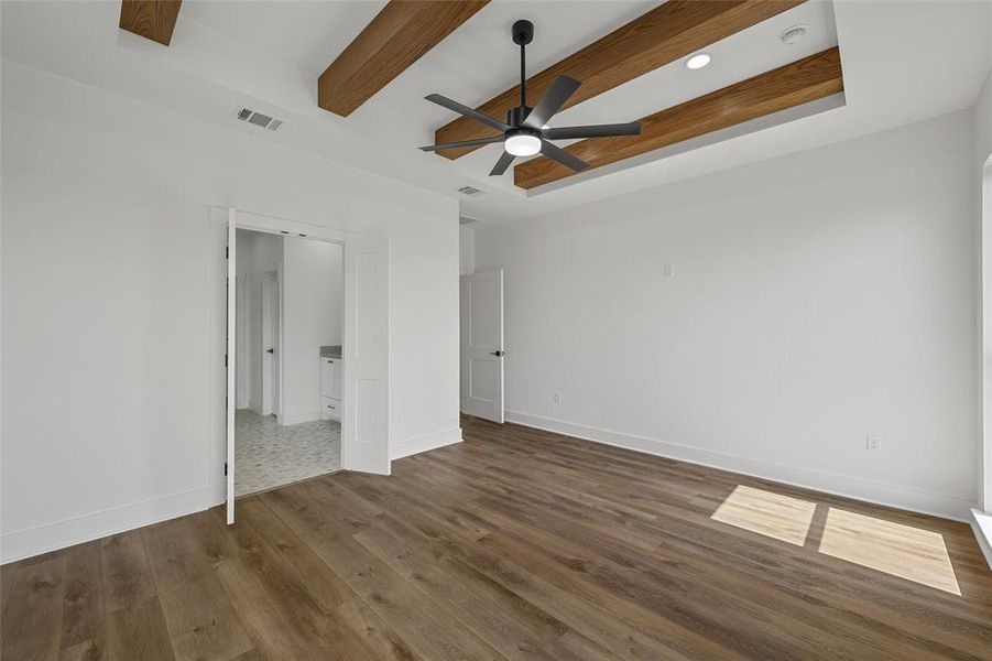 Spacious, unfurnished interior of a new home in , Hewitt (Image 20).