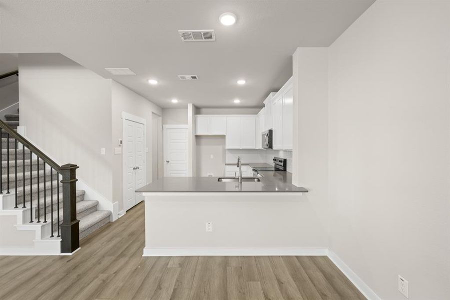 247 Wagon Spoke-Kitchen-2