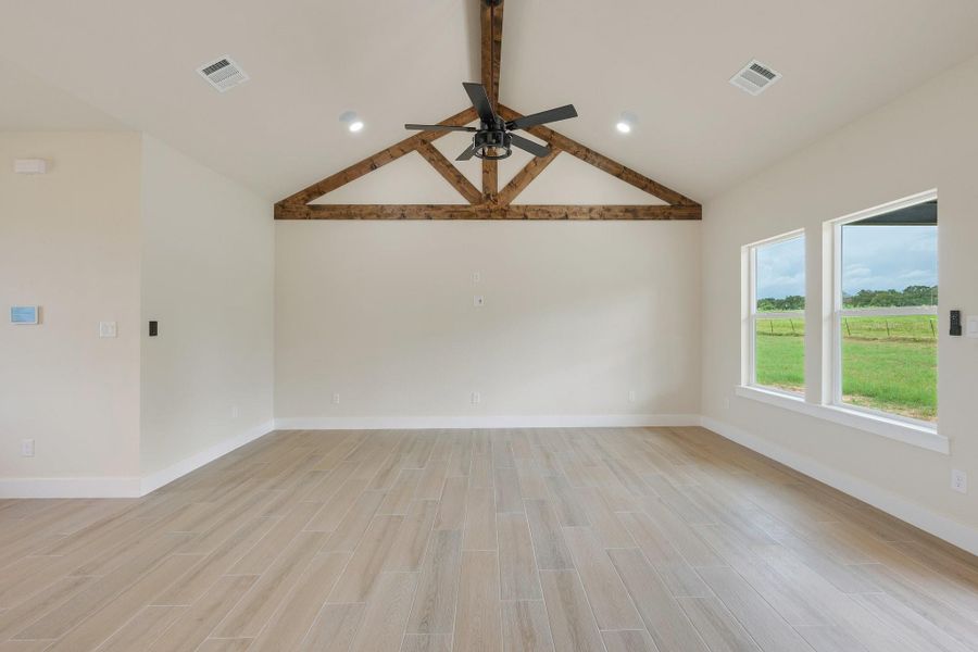 Spacious, unfurnished interior of a new home in , Franklin (Image 16).