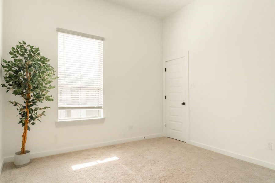Spacious, unfurnished interior of a new home in , Fulshear (Image 25).