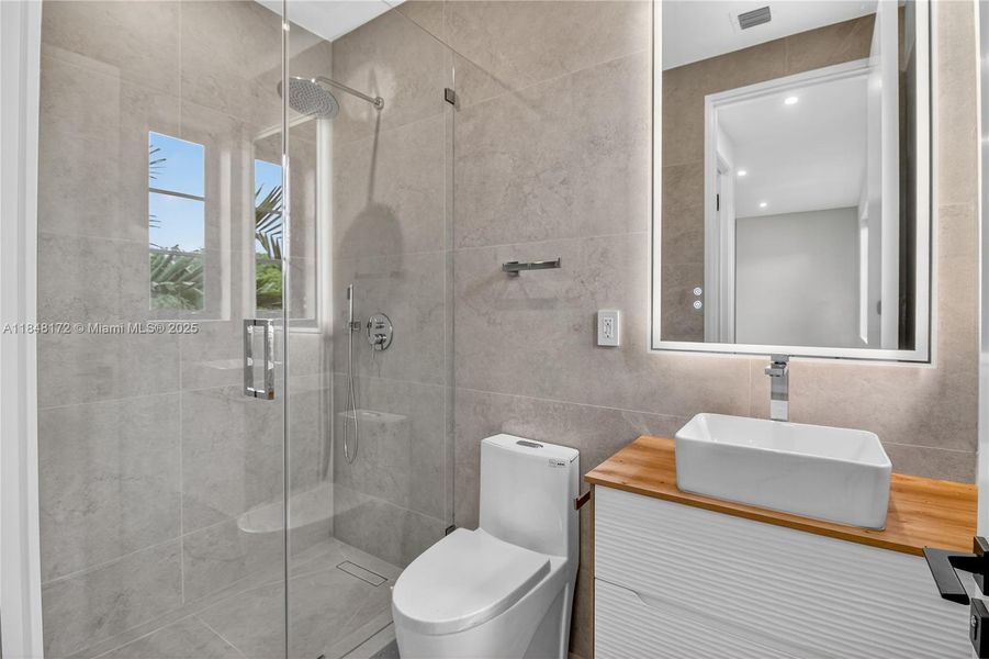 Furnished interior view inside a new home in , Coral Gables (Image 6).