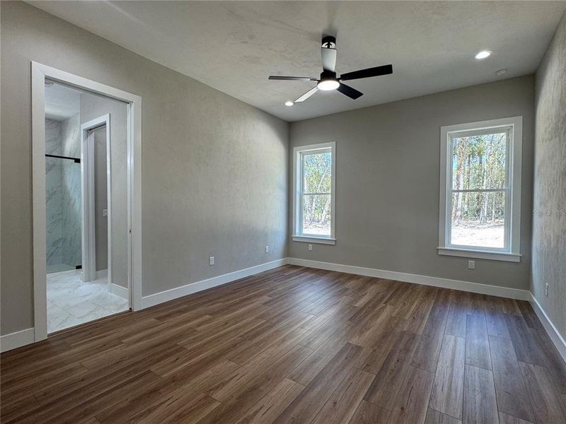 Spacious, unfurnished interior of a new home in , Chiefland (Image 46).