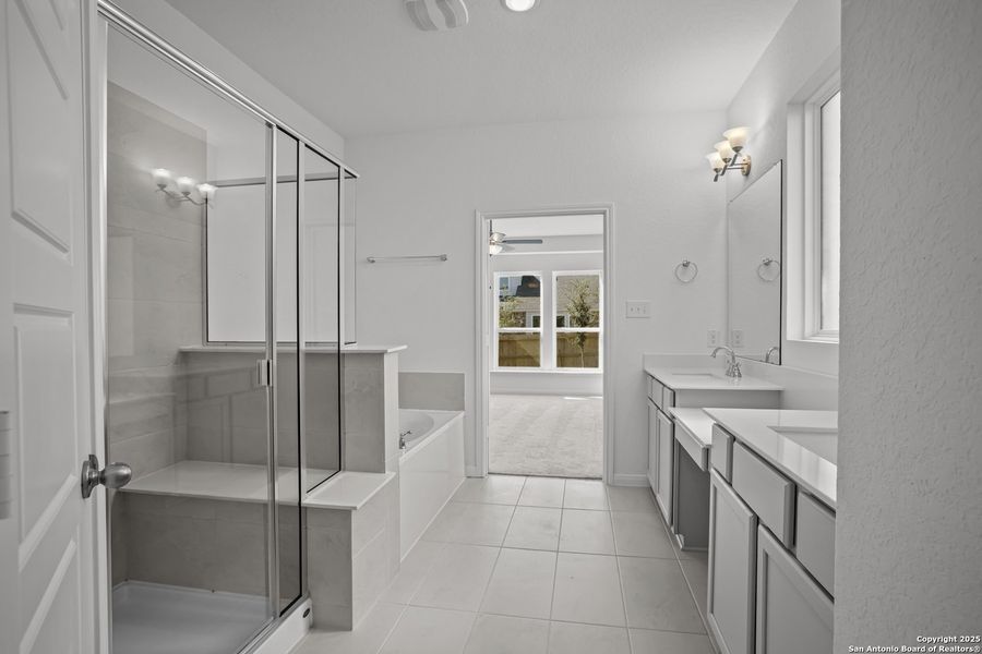 Furnished interior view inside a new home in Davis Ranch, San Antonio (Image 9). Furnished interior view inside a new home in Davis Ranch, San Antonio (Image 9).