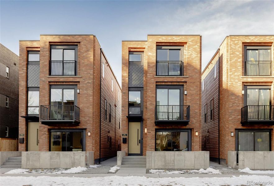 Condo located in Denver, CO showcasing its design and architecture (Image 4). Condo located in Denver, CO showcasing its design and architecture (Image 4).