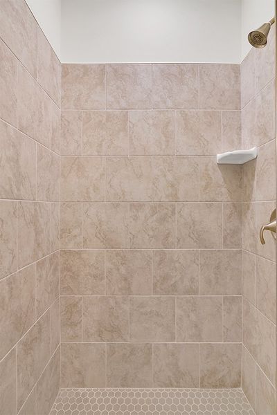 Amelia Bay, Bonus Bath