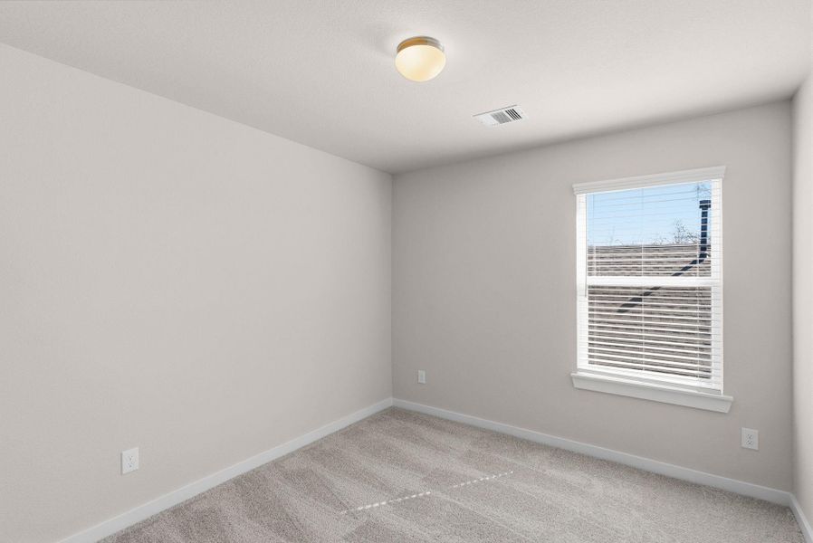 Spacious, unfurnished interior of a new home in Barton Creek Ranch, Conroe (Image 24).