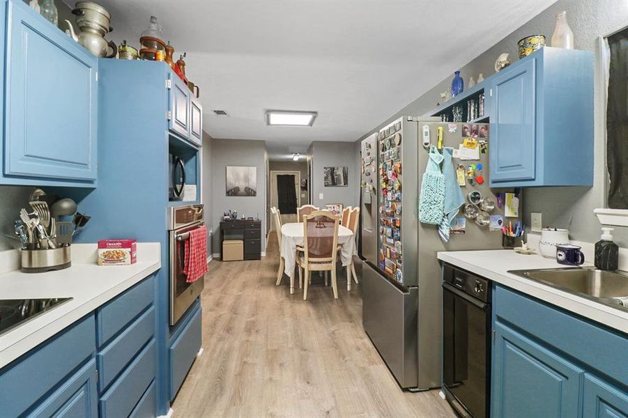 Furnished interior view inside a new home in , Santa Anna (Image 11).