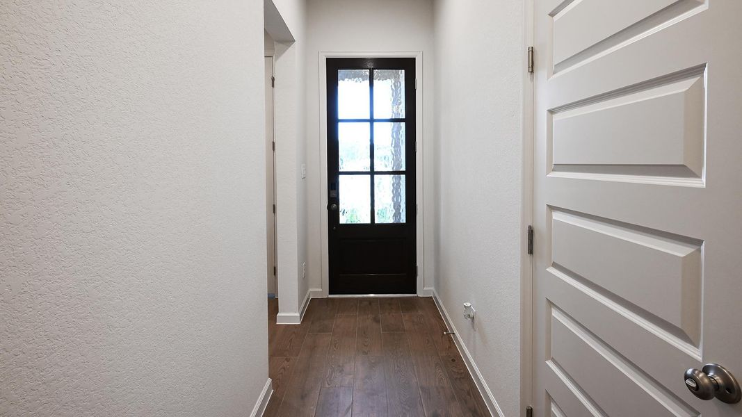 Spacious, unfurnished interior of a new home in Crosswinds, Kyle (Image 21).
