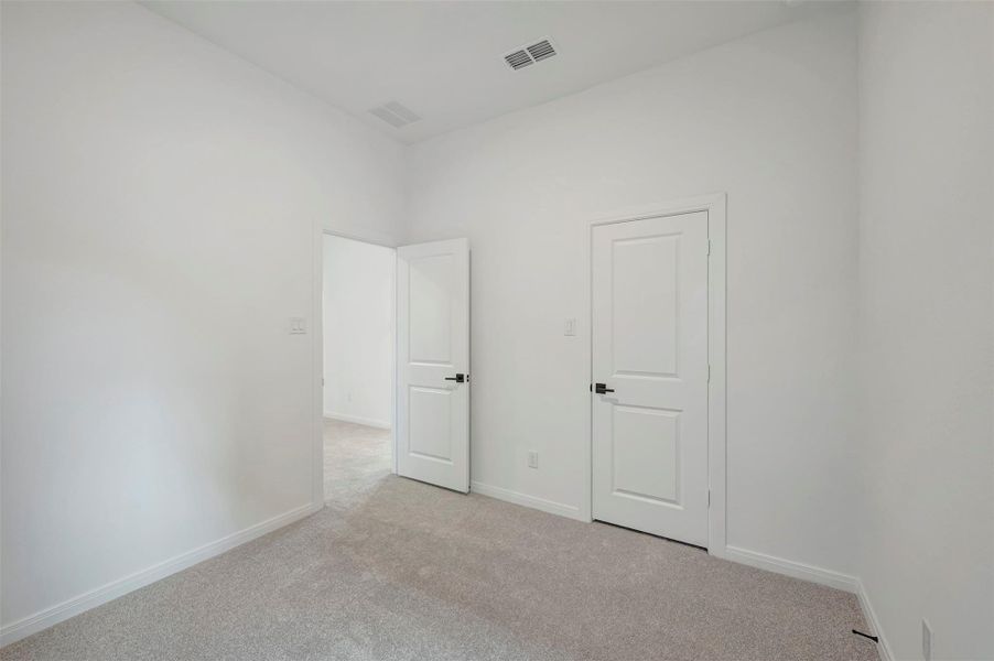 Spacious, unfurnished interior of a new home in Beacon Point at Lago Mar 50’ Homesites, Texas City (Image 24).