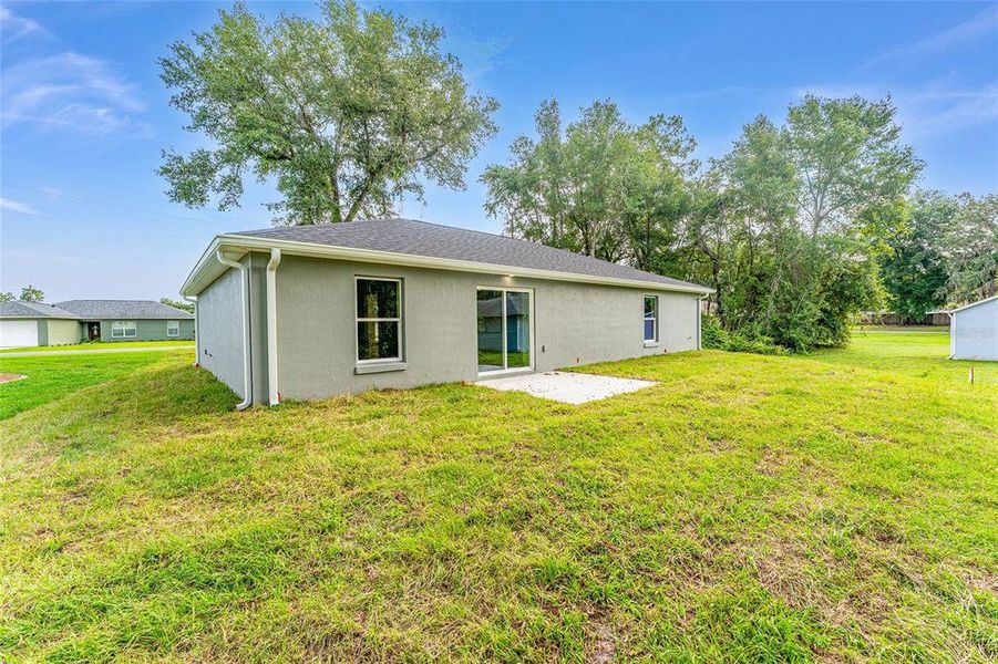 Exterior details and patio area of a home in , Ocklawaha (Image 30).