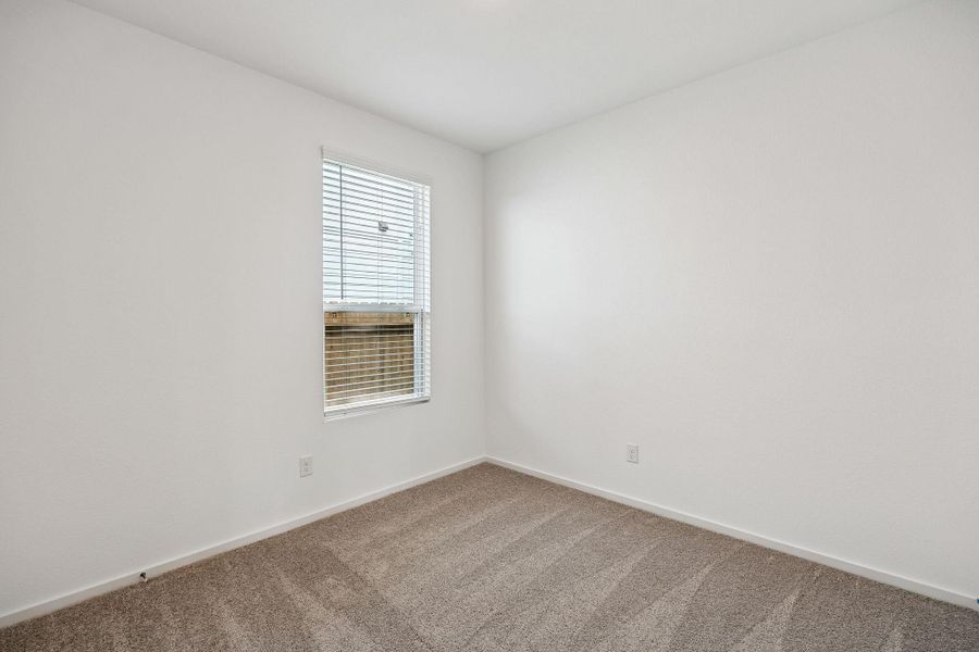 Spacious, unfurnished interior of a new home in Stokesbury, Waller (Image 13).