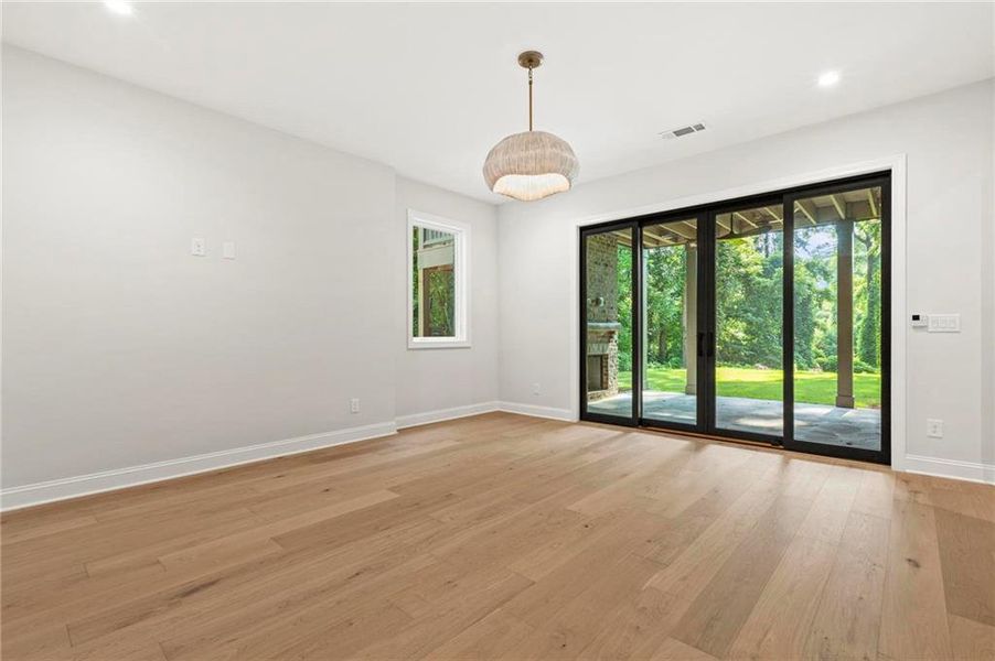 Spacious, unfurnished interior of a new home in , Atlanta (Image 37).