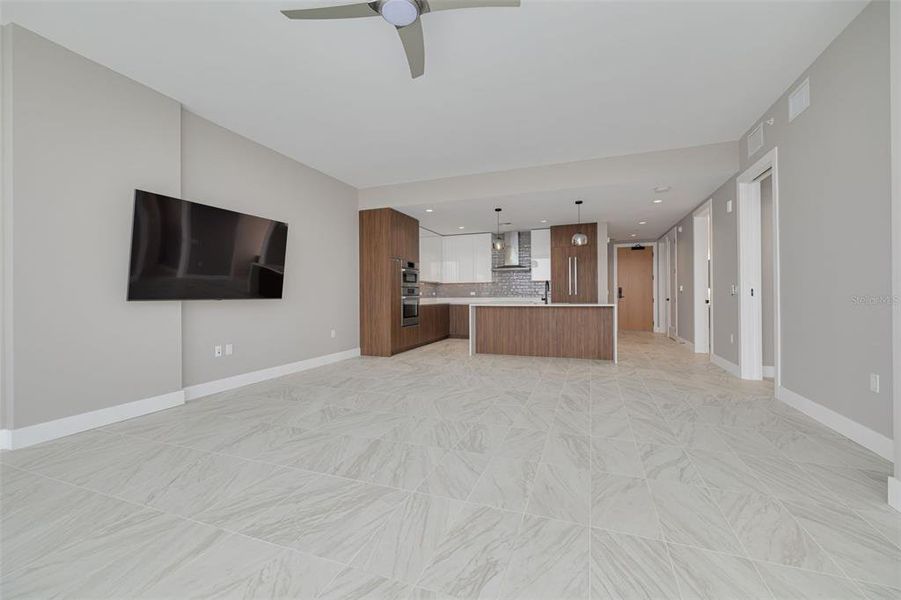 Spacious, unfurnished interior of a new home in , St. Petersburg (Image 25). Spacious, unfurnished interior of a new home in , St. Petersburg (Image 25).