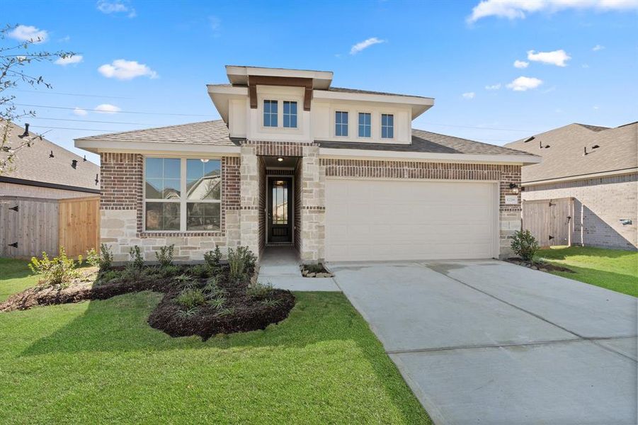 Welcome home to 32219 River Birch Lane located in the Oakwood Estates community zoned to Waller ISD.