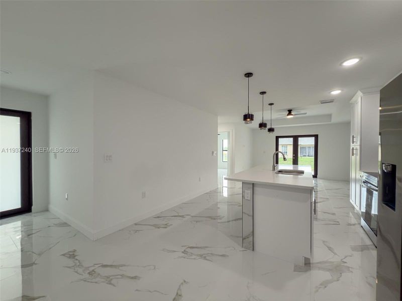 Spacious, unfurnished interior of a new home in , Lehigh Acres (Image 14).