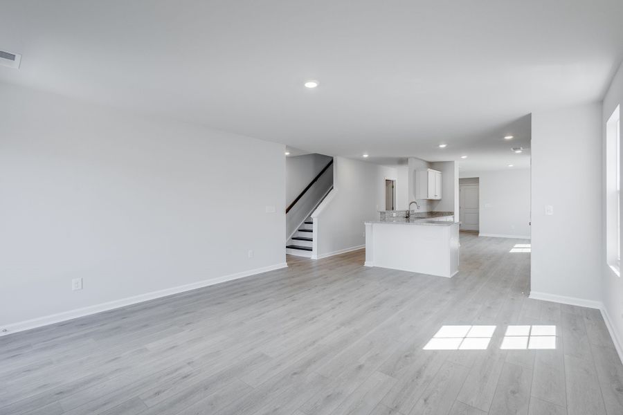 Spacious, unfurnished interior of a new home in Bluefield, Lexington (Image 17).