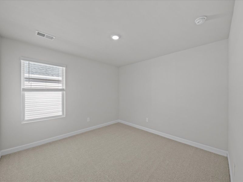 Spacious, unfurnished interior of a new home in Brayfield Manor - Signature Collection, Wellford (Image 14).