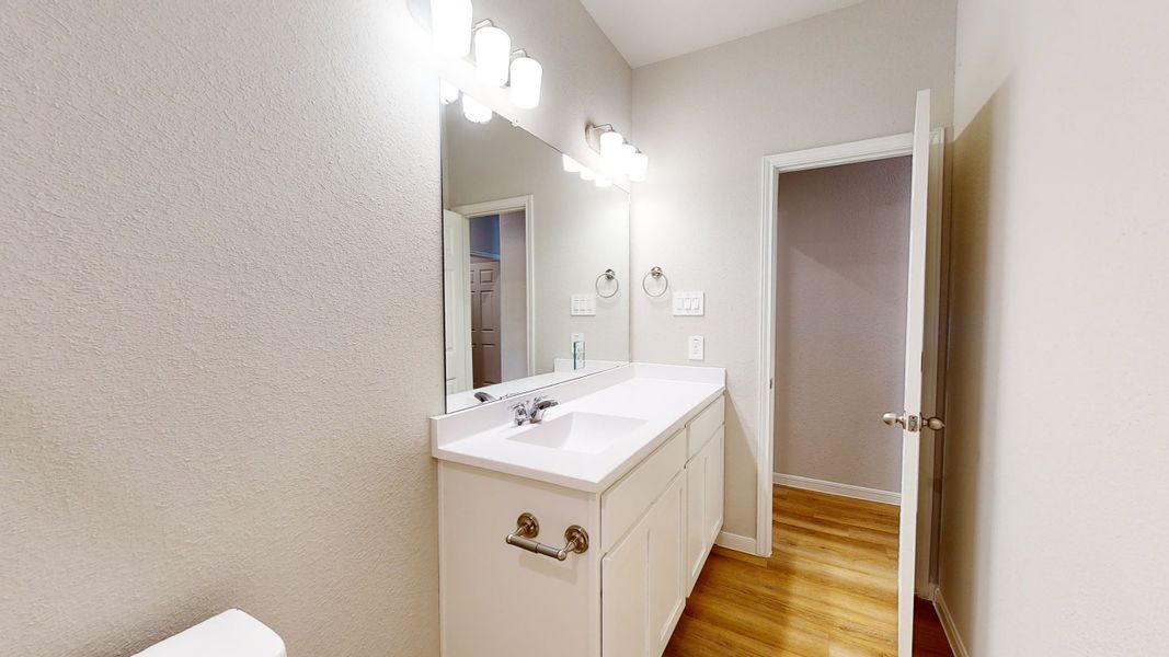 Representative furnished interior of a home built from the Floor Plan 1500 by Colina Homes in Cypress Green, Hockley (Image 9).