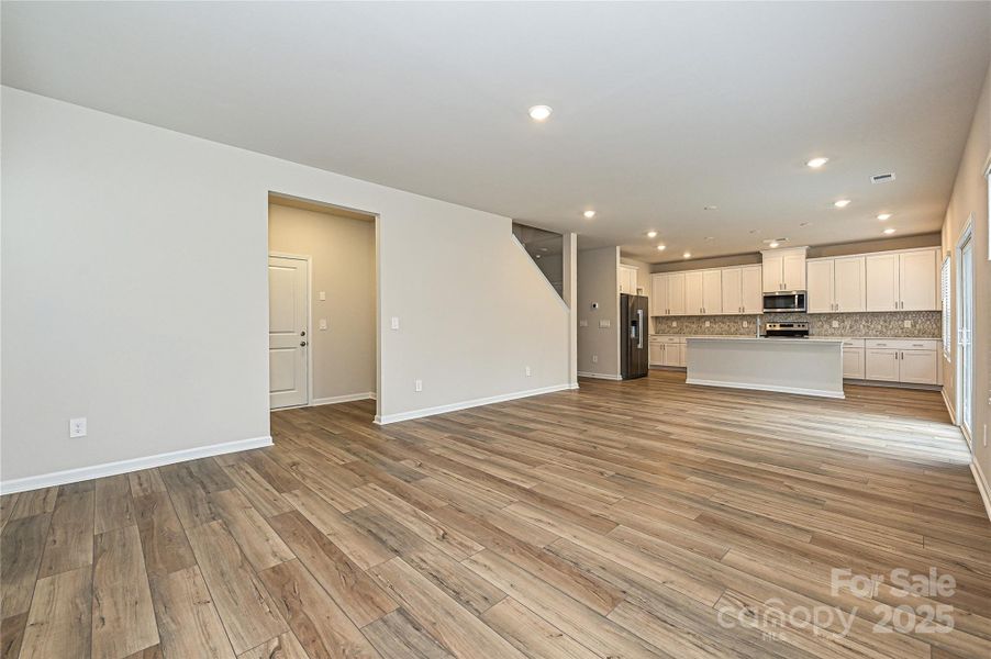 Photo is not of the actual home, but is an inspirational photo of builder’s model home and may depict options, furnishings, and/or decorator features that are not included Photo is not of the actual home, but is an inspirational photo of builder’s model home and may depict options, furnishings, and/or decorator features that are not included