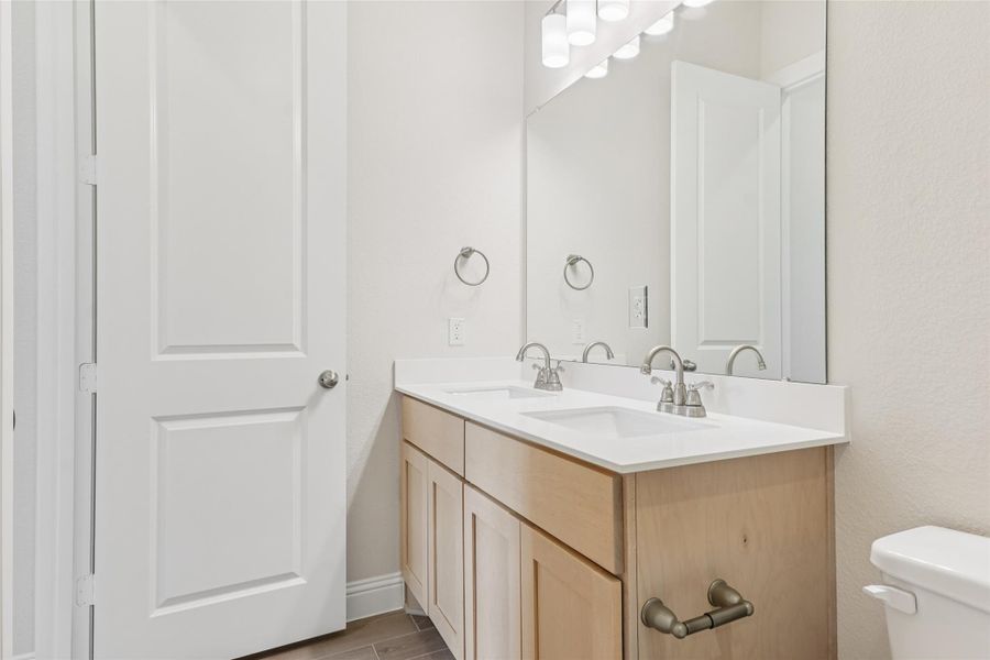 Furnished interior view inside a new home in Sienna 65', Missouri City (Image 7).