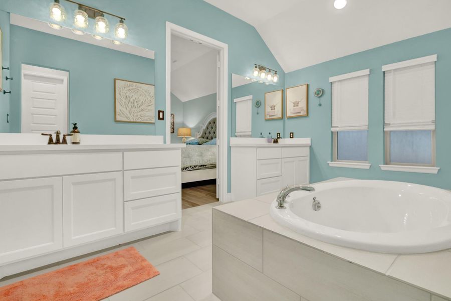 Furnished interior view inside a new home in , Tomball (Image 17).