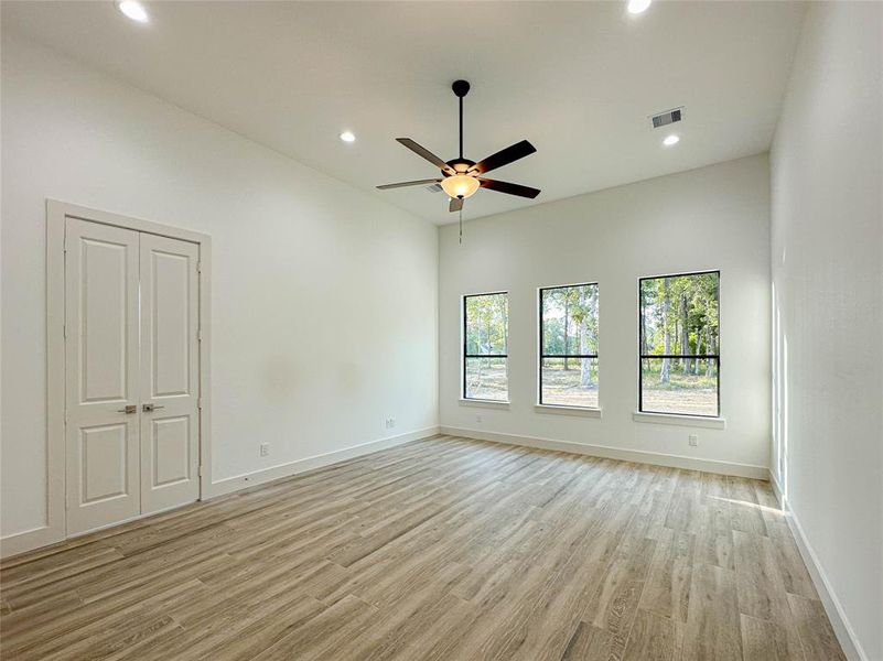 Spacious, unfurnished interior of a new home in , Dayton (Image 17).