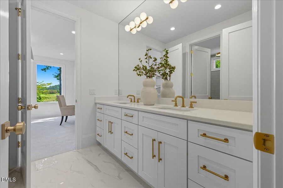 081-1216 Barcroft Pl