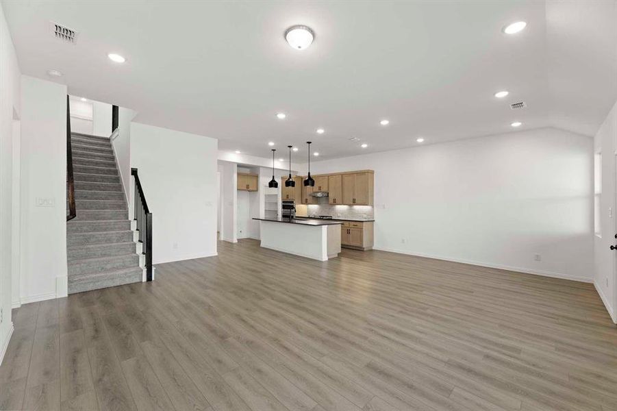 11_12. 2324 Myrtle - Family (3) 11_12. 2324 Myrtle - Family (3)