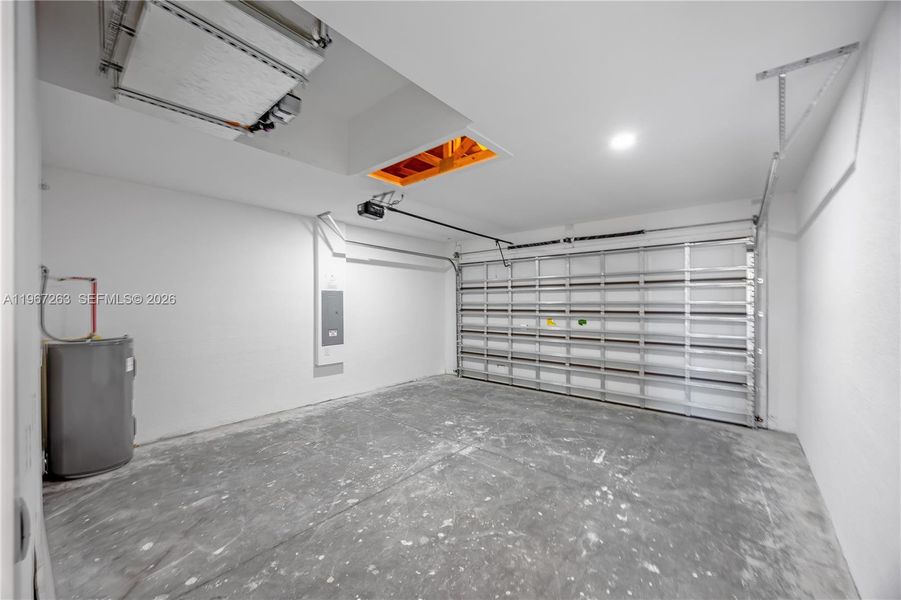 Spacious, unfurnished interior of a new home in , Lehigh Acres (Image 20). Spacious, unfurnished interior of a new home in , Lehigh Acres (Image 20).