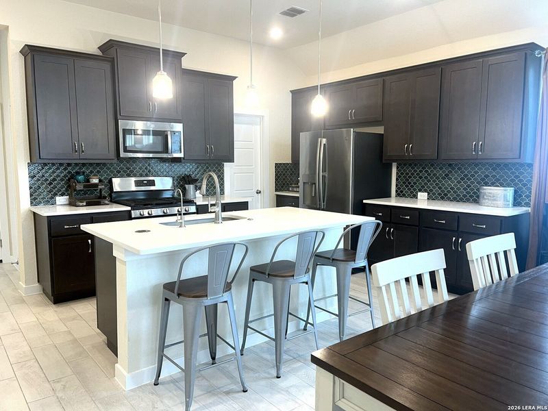 Furnished interior view inside a new home in , Seguin (Image 9).