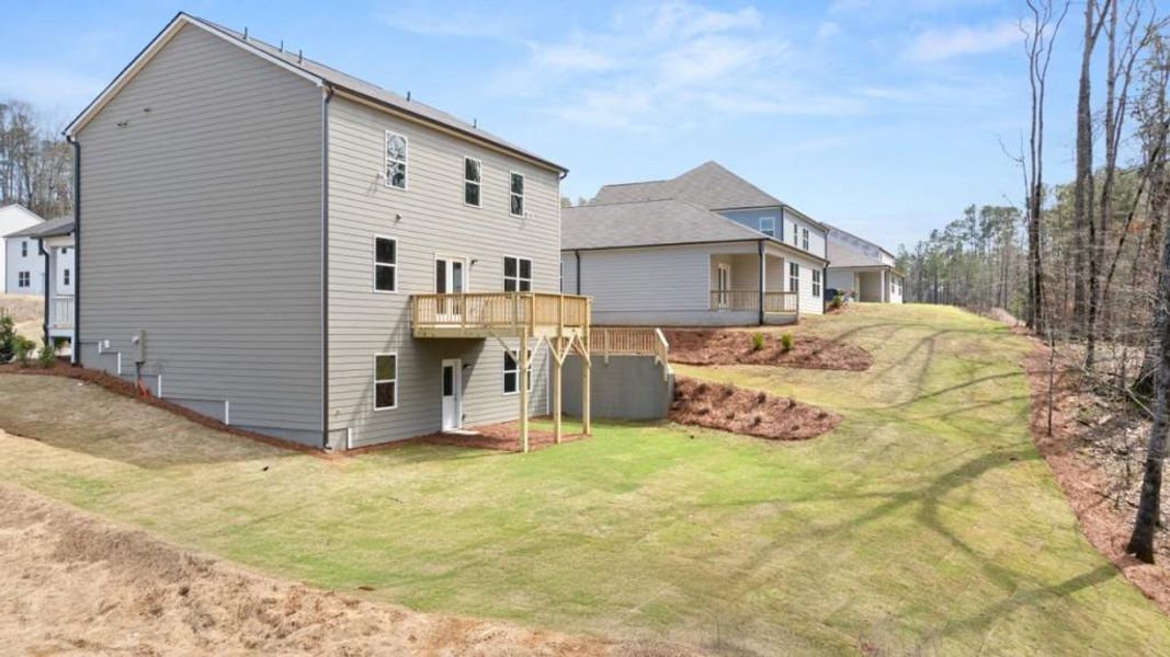 Exterior details and patio area of a home in South Wind, Union City (Image 4).