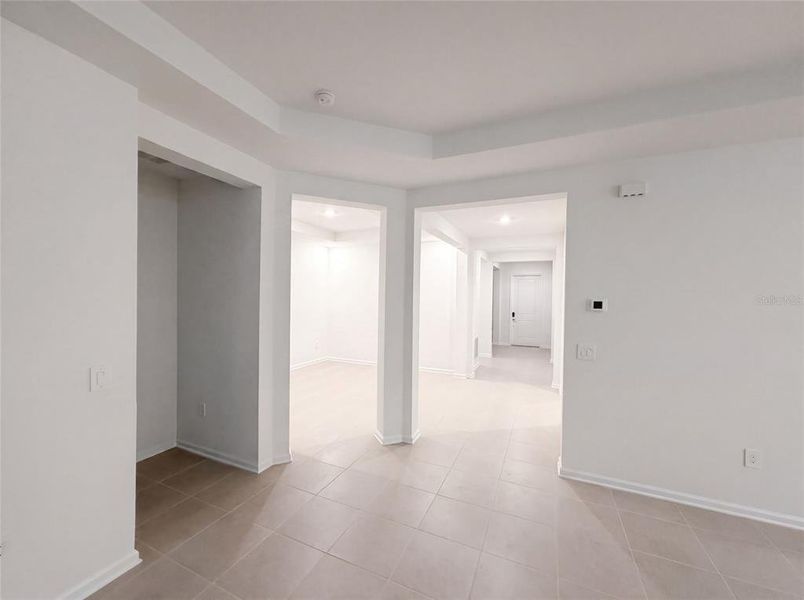 Spacious, unfurnished interior of a new home in Meadow Pointe, Groveland (Image 22).