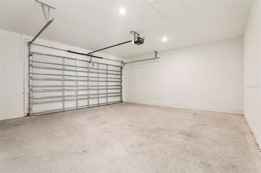 Spacious, unfurnished interior of a new home in Trinity Place, St. Cloud (Image 29).