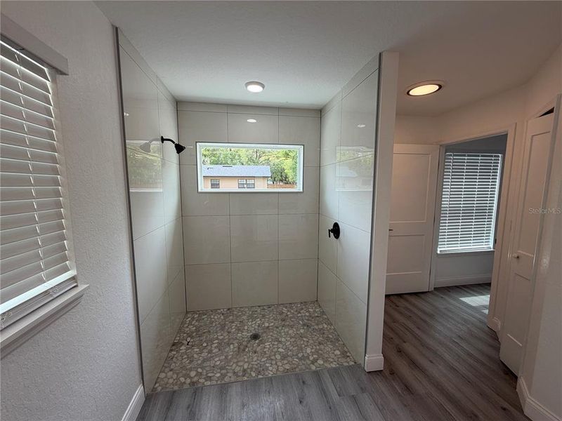 Spacious, unfurnished interior of a new home in , Sanford (Image 19).