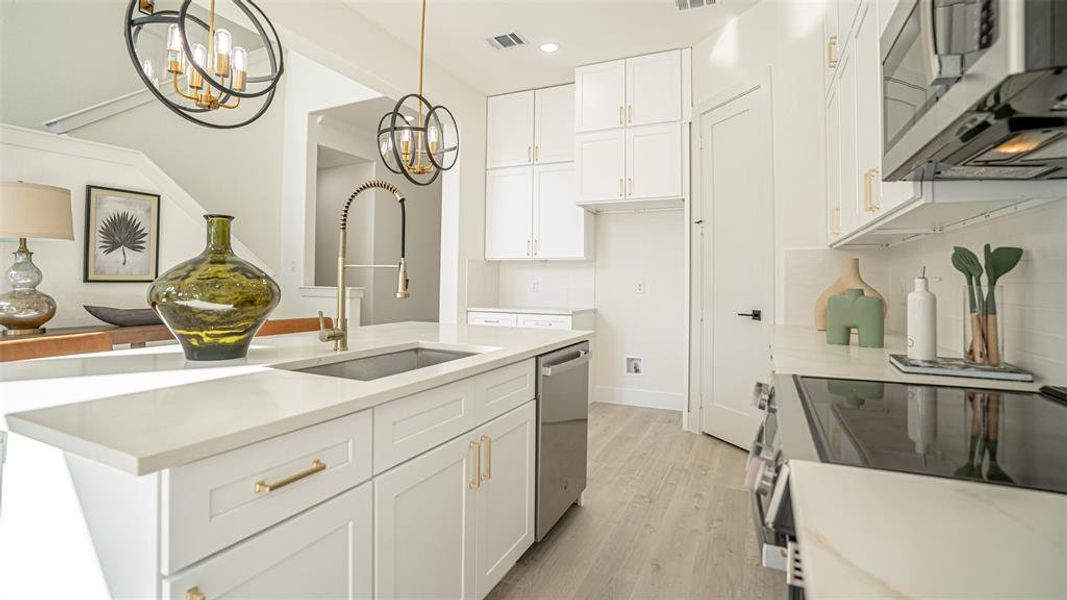 Furnished interior view inside a new home in , Granbury (Image 19).
